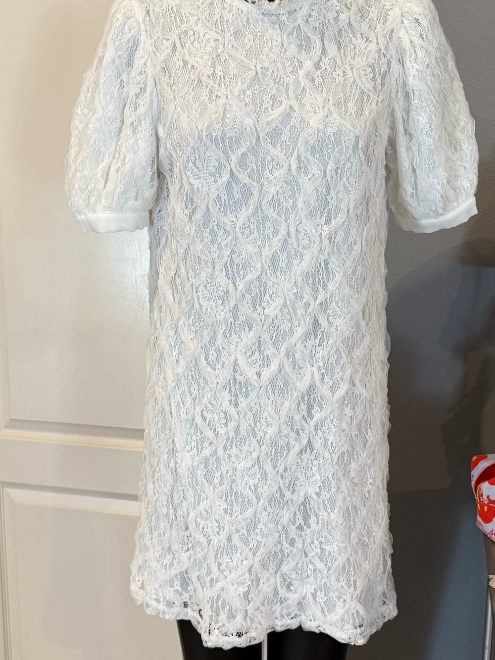 Delicate White Lace Puff Sleeve Top
